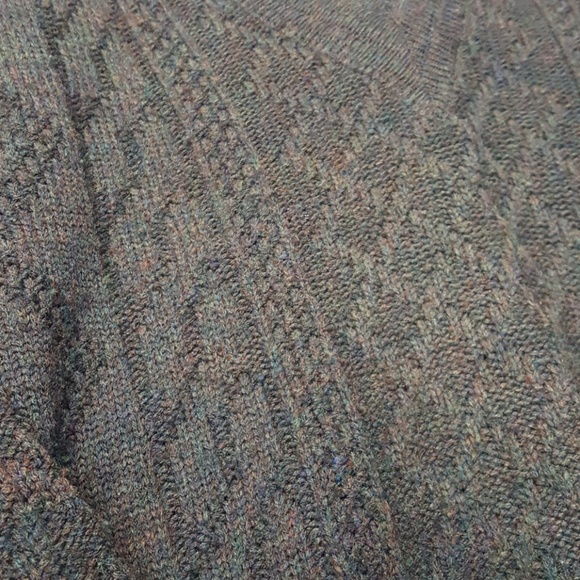 V neck pullover - Picture 4 of 4